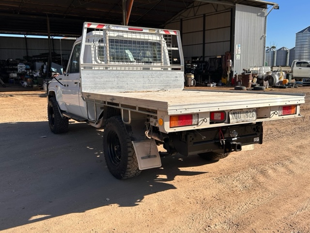 2007 V8 LandCruiser Ute 3